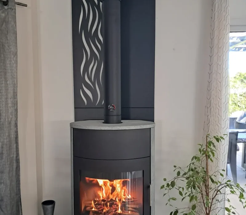 Marque de poêle et cheminée Lorflam vendu par l'entreprise quali-flammes, entreprise de cheminée et poêles à Vallet