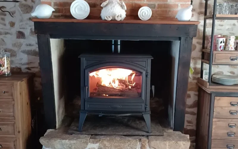 Réalisation de poêle par l'entreprise quali-flammes, entreprise de cheminée et poêles à Vallet