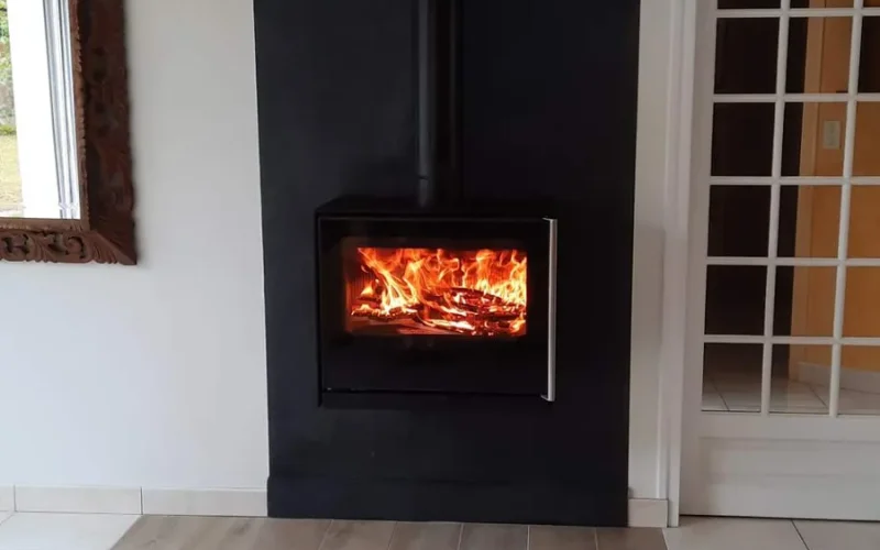 Réalisation de poêle par l'entreprise quali-flammes, entreprise de cheminée et poêles à Vallet