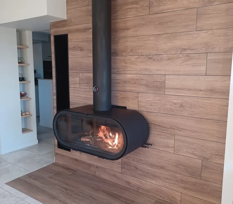 Marque de poêle et cheminée Rocal vendu par l'entreprise quali-flammes, entreprise de cheminée et poêles à Vallet